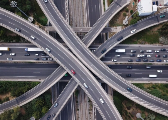 Nuo chaoso iki sklandaus darbo: kaip technologijos keičia transporto maršrutus